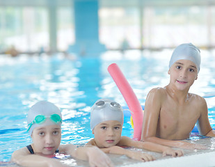 Image showing children group  at swimming pool