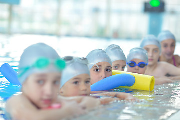 Image showing children group  at swimming pool