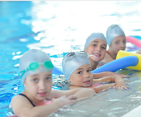 Image showing children group  at swimming pool