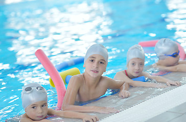 Image showing children group  at swimming pool