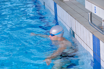 Image showing children group  at swimming pool