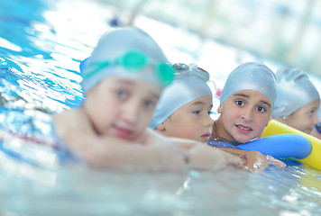 Image showing children group  at swimming pool