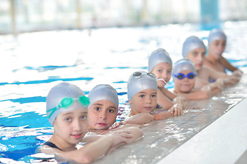 Image showing children group  at swimming pool