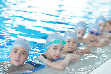 Image showing children group  at swimming pool