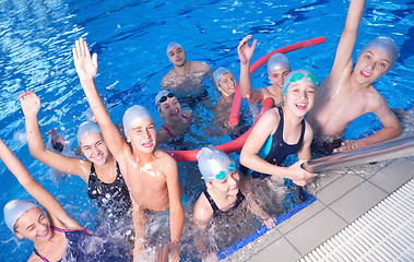 Image showing children group  at swimming pool