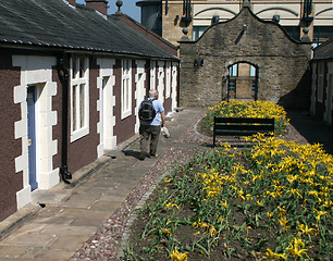 Image showing cottage in a small secluded block