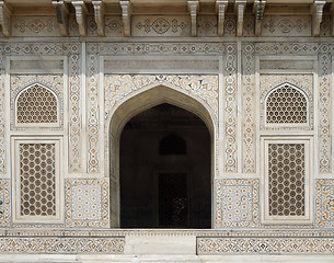 Image showing Itmad-Ud-Daulahs Tomb in Agra