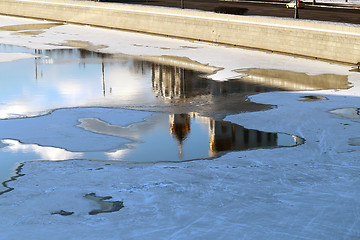 Image showing Ice floating on the river in winter