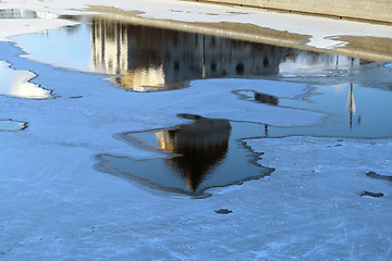 Image showing Ice floating on the river in winter