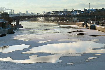 Image showing Ice floating on the river in winter