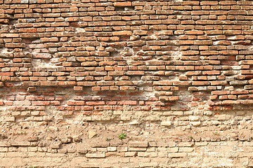 Image showing cracked bricks on ancient fortress