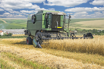 Image showing Combine harvester