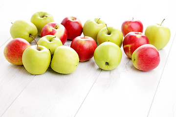 Image showing green and red apples