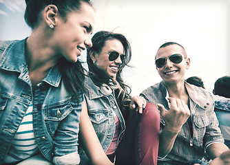 Image showing group of teenagers hanging out