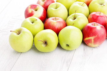 Image showing green and red apples