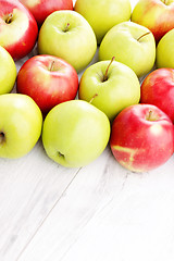 Image showing green and red apples