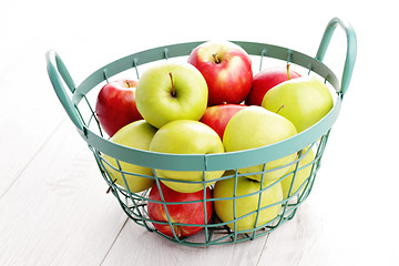 Image showing green and red apples