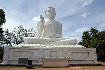 Image showing Big white Buddha