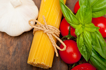 Image showing Italian spaghetti pasta tomato and basil