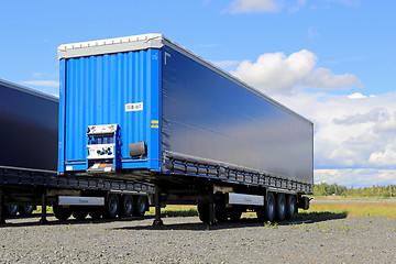 Image showing Blue Trailer