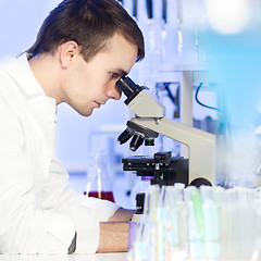 Image showing Health care professional in lab.