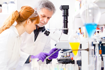 Image showing Health care professionals in lab.