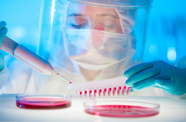 Image showing Working in the laboratory with a high degree of protection