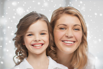 Image showing happy mother and daughter