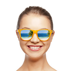 Image showing happy teenage girl in sunglasses