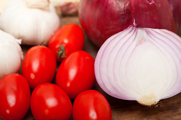 Image showing onion garlic and tomatoes