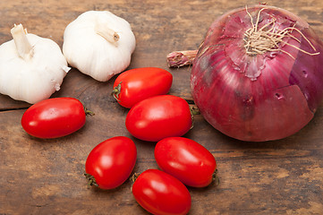 Image showing onion garlic and tomatoes