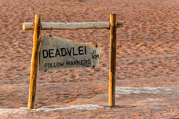 Image showing signpost to Hidden Vlei in Namib desert 