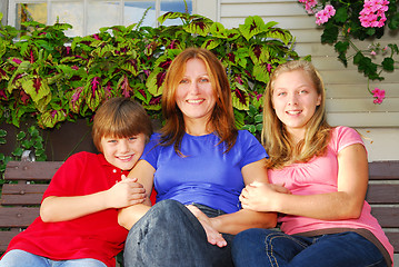 Image showing Family at a house