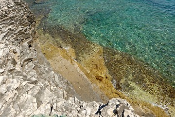 Image showing Transparent water at the shore