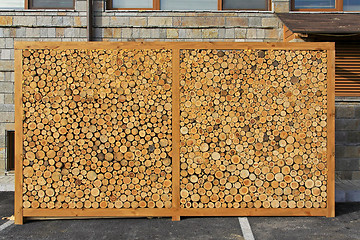 Image showing Woodlog wall