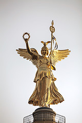 Image showing Victoria statue on top of the Victory column