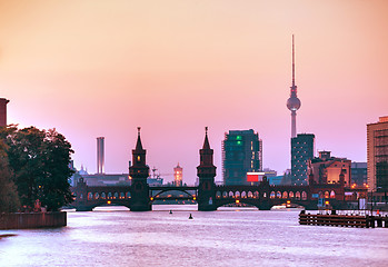 Image showing Berlin cityscape with Oberbaum bridge