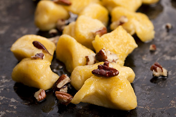 Image showing Pumpkin gnocchi with mushroom sauce 