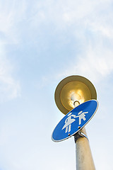 Image showing traffic sign on street lantern