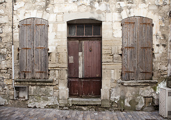 Image showing dilapidated houses beaucaire