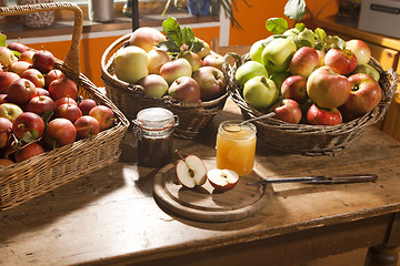 Image showing apple harvest