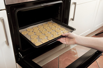 Image showing baking tray with cookies