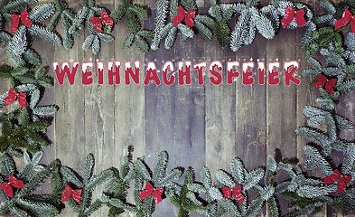Image showing holzhintergrund weihnachtsfeier