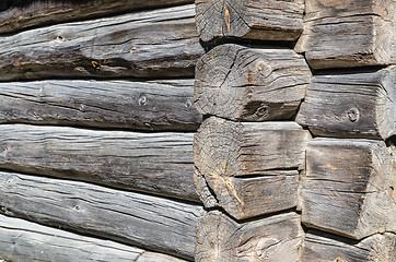 Image showing Angle old log home, close up