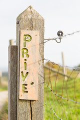 Image showing Unique wooden sign, private (prive)