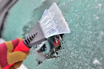 Image showing cleaning car windows