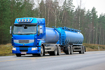 Image showing Blue Renault Premium 460 Tank Truck on the Road