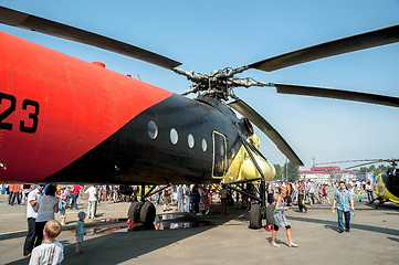 Image showing People explore the MI-10K helicopter