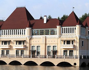 Image showing house near the water