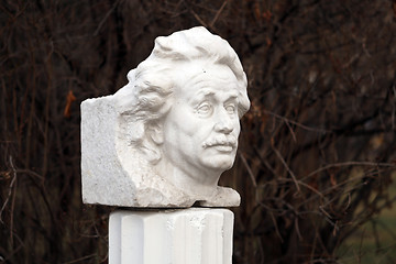 Image showing bust of a man in the park